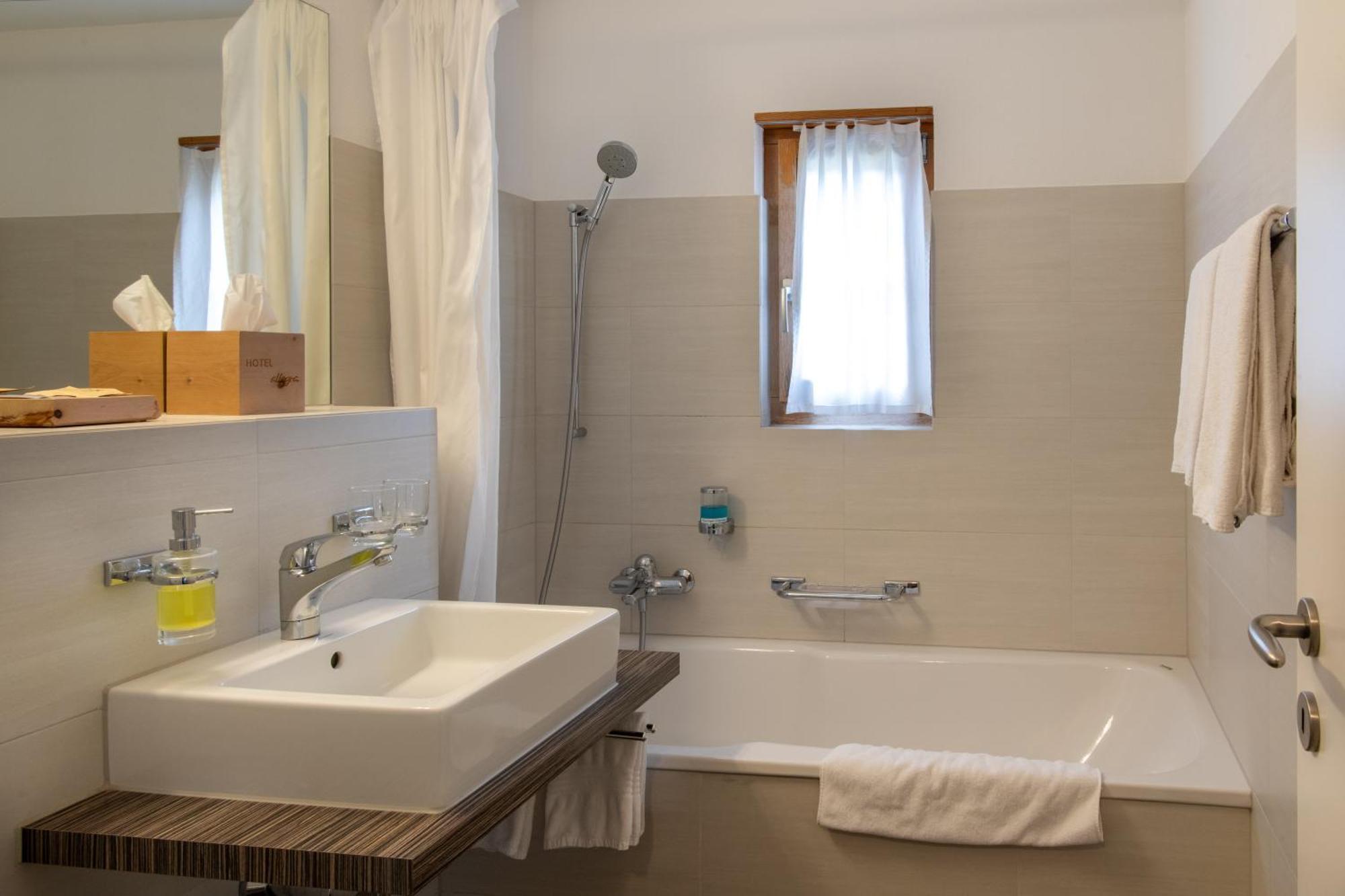 Ferienwohnungen Hotel Allegra Цуоц Екстериор снимка