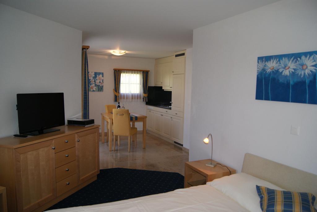 Ferienwohnungen Hotel Allegra Цуоц Екстериор снимка