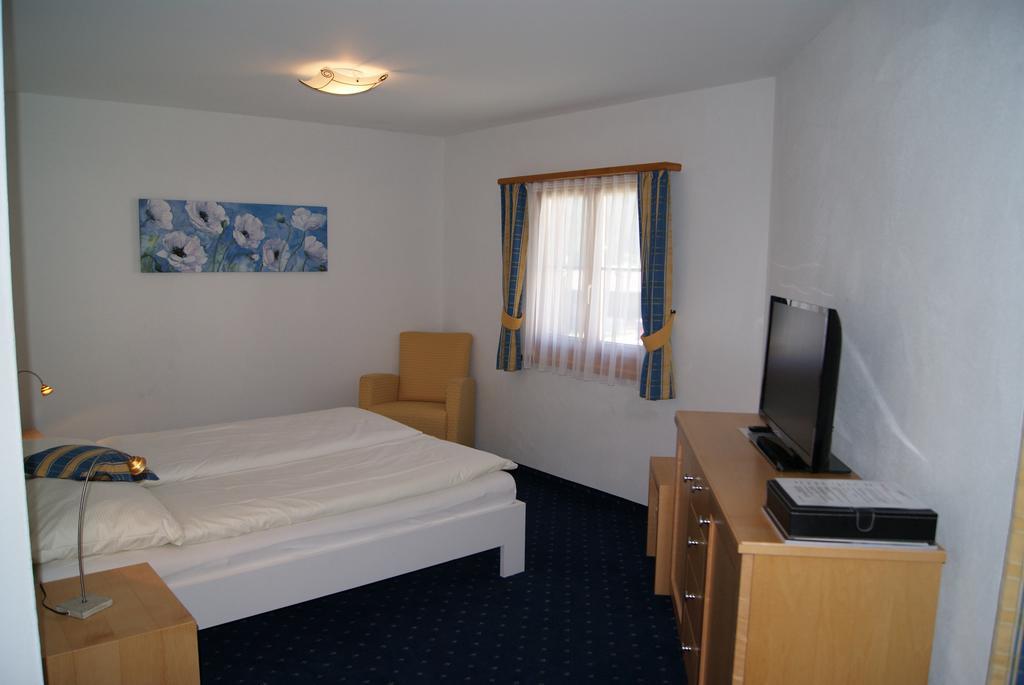 Ferienwohnungen Hotel Allegra Цуоц Екстериор снимка